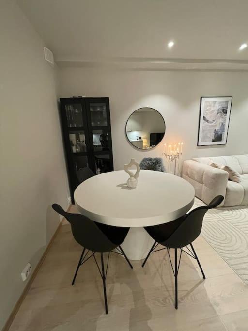 Apartment Modern Luxury Apartment, Two Bedrooms And Two Big Beds